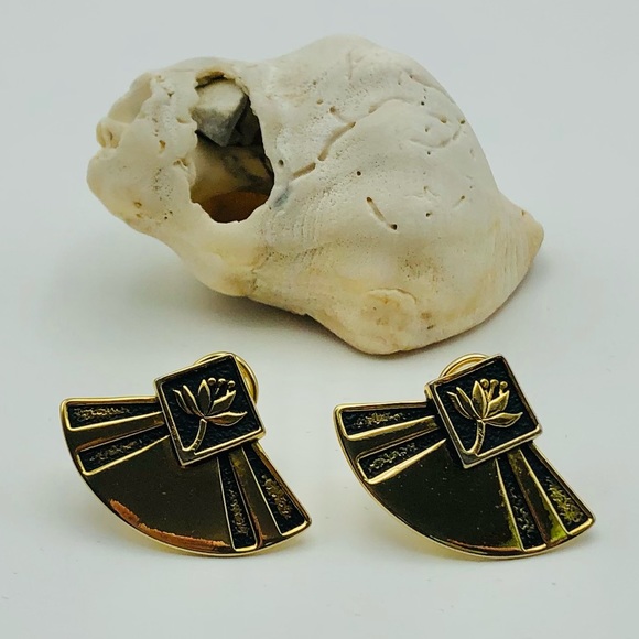 Laurel Burch Vintage Lotus Flower Gold Clip-On Earrings - Picture 8 of 9